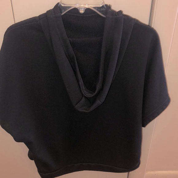 Nike Sport Top! - Picture 2 of 5